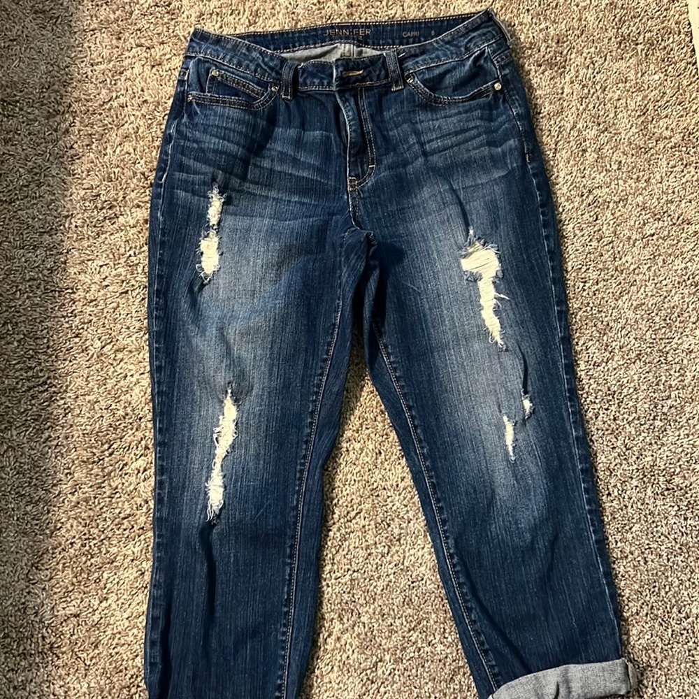 COPY - Jennifer Lopez Capri size 8 distressed jeans